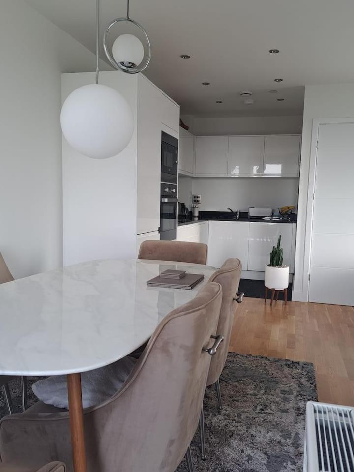 Cozy Double Room With Large En Suite Near Canary Wharf London With Amazing Views In A Shared Apartment Kültér fotó