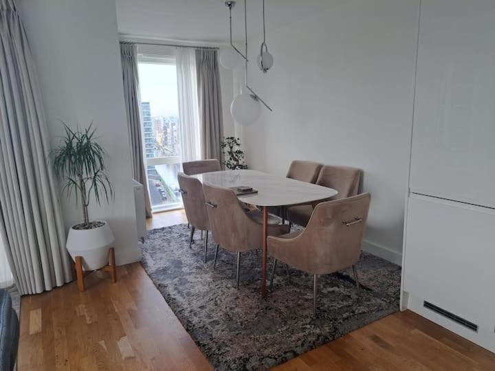 Cozy Double Room With Large En Suite Near Canary Wharf London With Amazing Views In A Shared Apartment Kültér fotó
