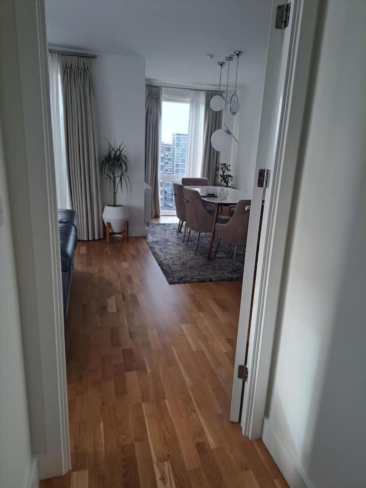 Cozy Double Room With Large En Suite Near Canary Wharf London With Amazing Views In A Shared Apartment Kültér fotó